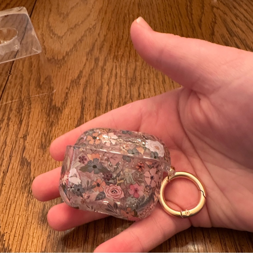Flower AirPods Pro 3rd gen case - Picture 3 of 4